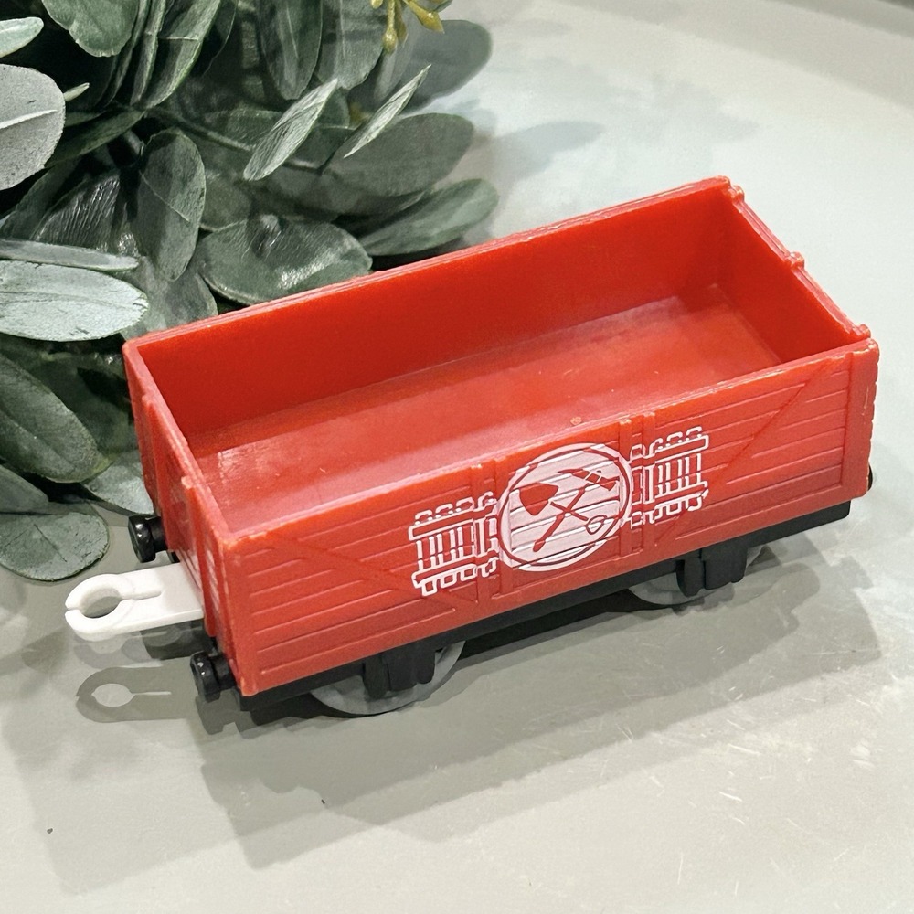 Thomas and Friends Trackmaster Shovel and Pickaxe Red Cargo 2009 Mattel
